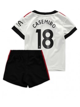 Manchester United Casemiro #18 Auswärts Trikotsatz für Kinder 2022-23 Kurzarm (+ Kurze Hosen)